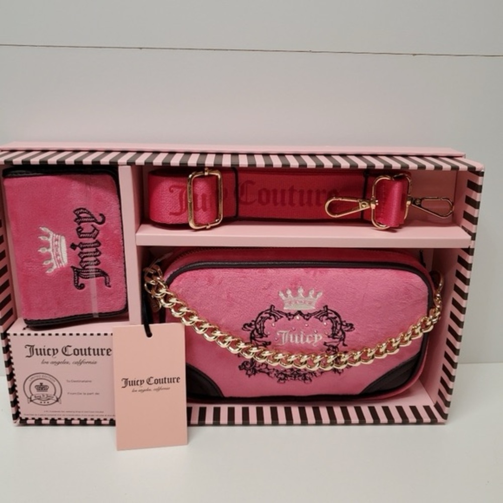 Juicy Couture Velour Free love Heritage Slim camera bag and envelope cre…